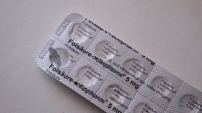 Folsäure Tabletten in der Verpackung