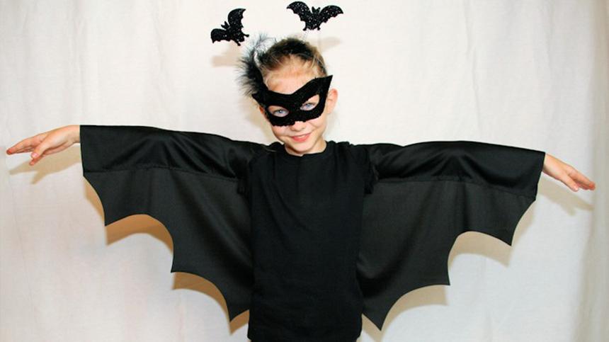 Ein Fledermauskostüm für Kinder lässt sich in wenigen Schritten selbst nähen