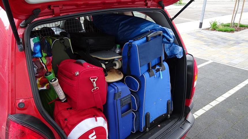 Mit dem PKW können Familien auch umfangreicheres Gepäck transportieren.
