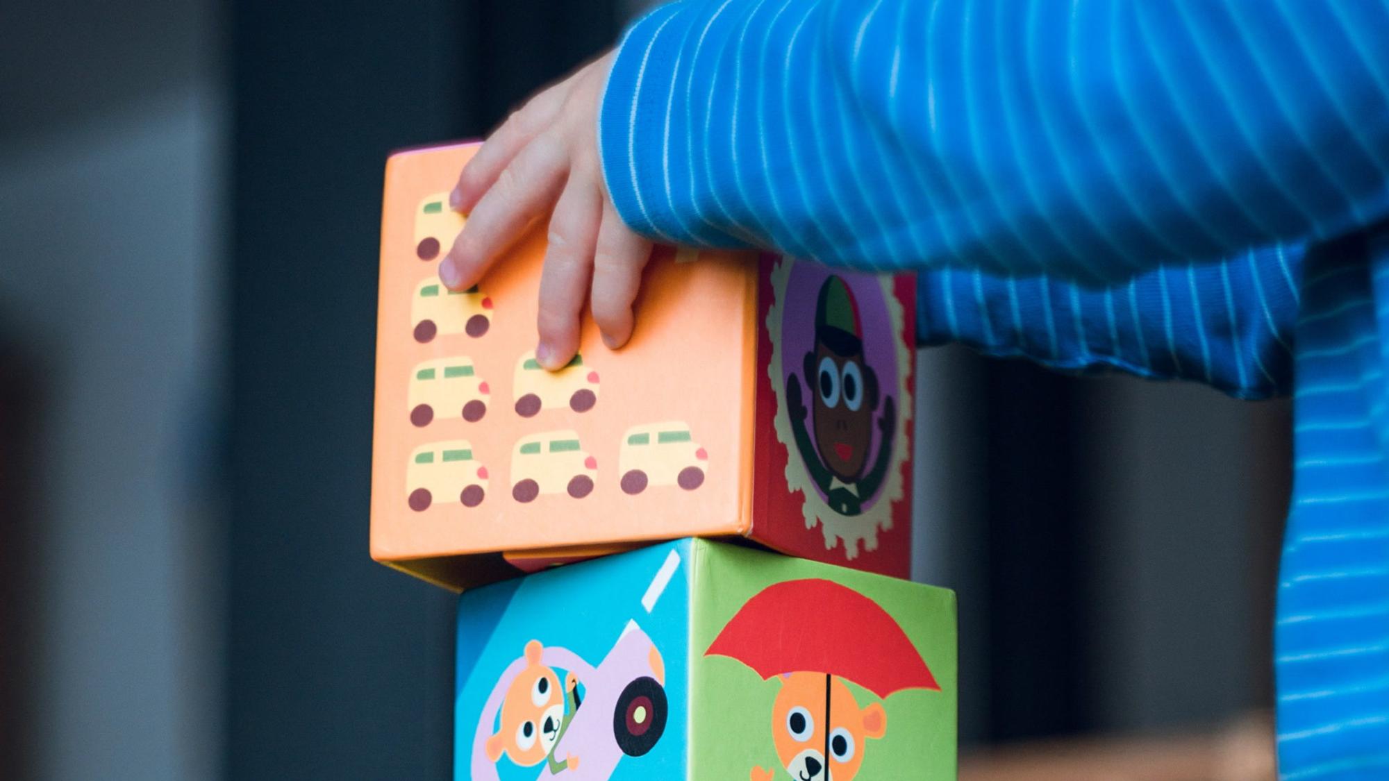 Kinderspiele für drinnen: 5 Ideen gegen Langeweile bei Regenwetter ...