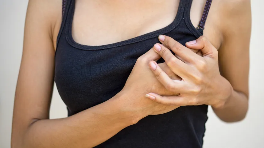 Brustwarzen-Schmerzen: wund, empfindlich, schmerzend? Das kannst du tun