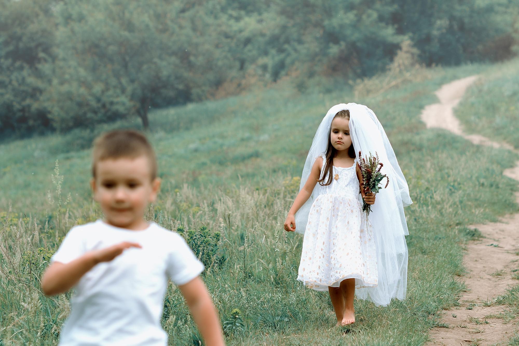 Как сбежать от жениха и младшего