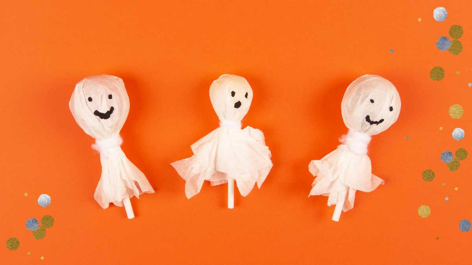 Halloween-Geister aus Taschentüchern