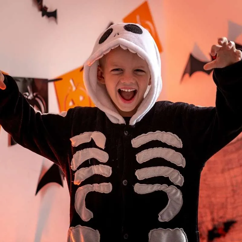 Skelett-Kostüm selber machen zu Halloween