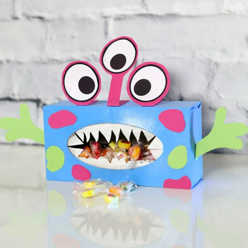 Kreative Monster basteln aus Taschentuch-Boxen