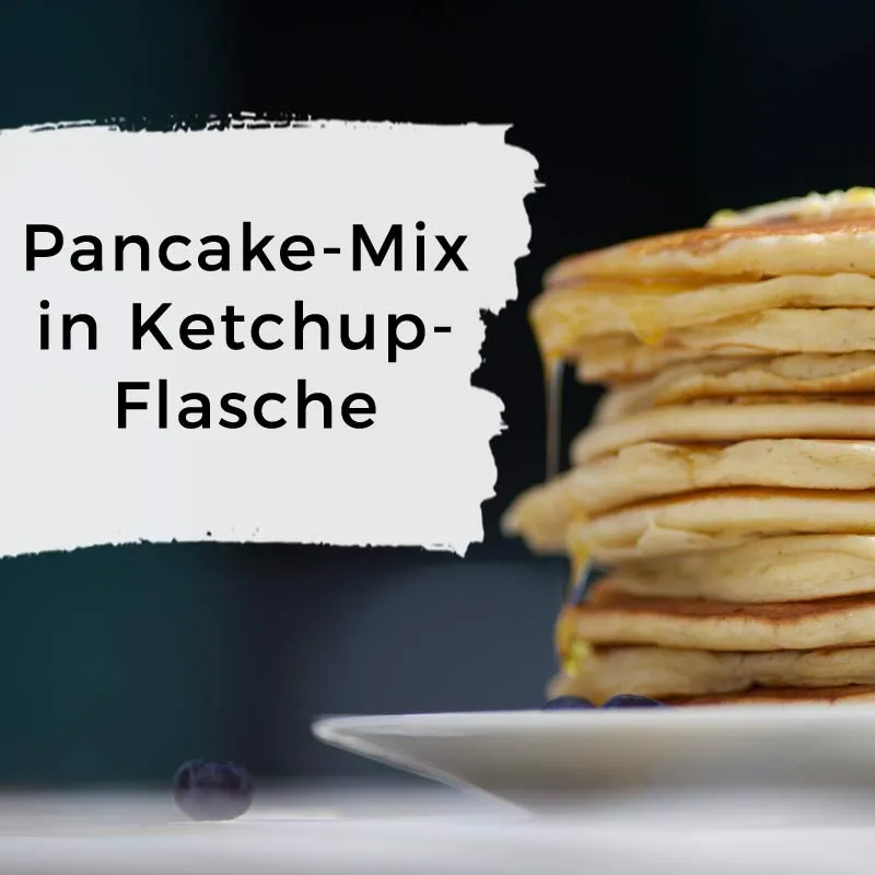 Pancake-Mix in die leere Ketchup-FlaschePancakes am Morgen – vertreiben Kummer und Sorgen. Das leckere Frühstück macht aber auch ganz schön viel Dreck, den du dann aufräumen musst. Egal, ob du den Teig selbst machst oder eine Pancake-Mischung nimmst… Aufräumarbeiten kommen auf dich zu. Dafür haben sich schlaue Köpfe einen Lifehack ausgedacht. Mach einmal den Pancake Teig und fülle ihn dann in eine leere Ketchupflasche. So hast du beim nächsten Mal gleich fertigen Teig, den du ganz ohne Dreck in die Pfanne spritzen kannst. Was natürlich nicht erwähnt wird ist der Dreck, den das Einfüllen vom Teig in die kleine Ketchup-Flaschenöffnung macht.
