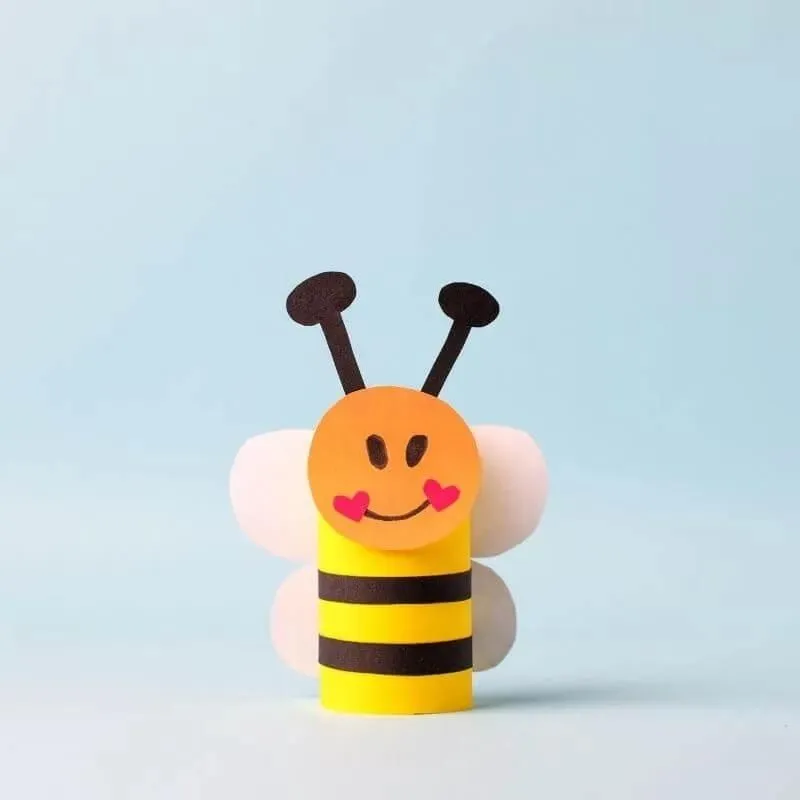Biene aus Klopapierrolle basteln