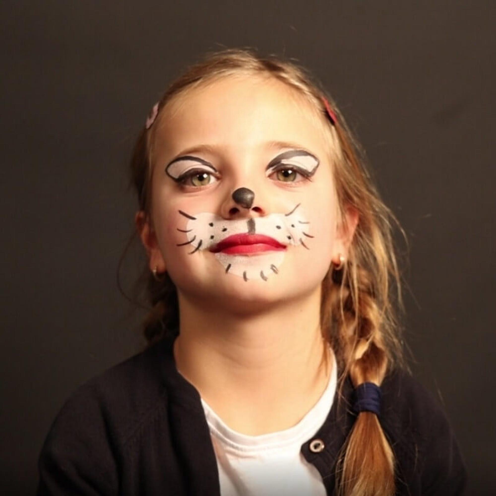 Kind als Katze schminken: fertiges Ergebnis