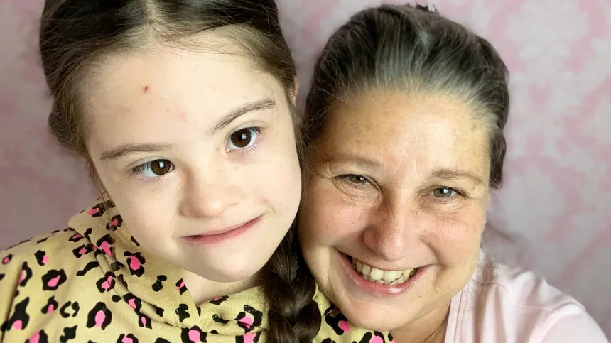 Interview über das Leben mit Down Syndrom: Martina und ihre Tochter Jolina