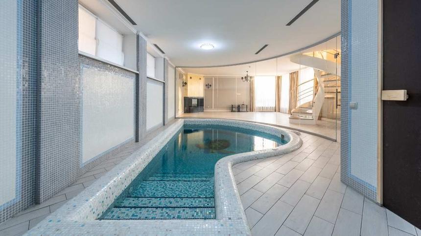 Symbolbild Hotel: Spa-Bereich mit Pool