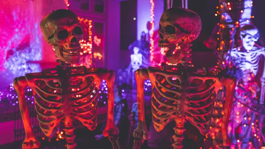 23 Halloween-Witze über Vampire, Skelette, Hexen und Co