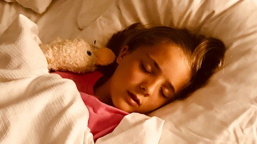 Schlafwandeln: Was tun, wenn dein Kind nachts herumgeistert?